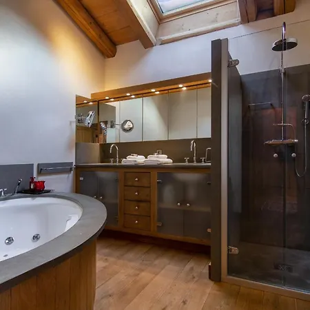 Le Chalet Aux Bois *