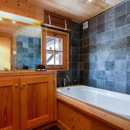 Le Chalet Aux Bois *